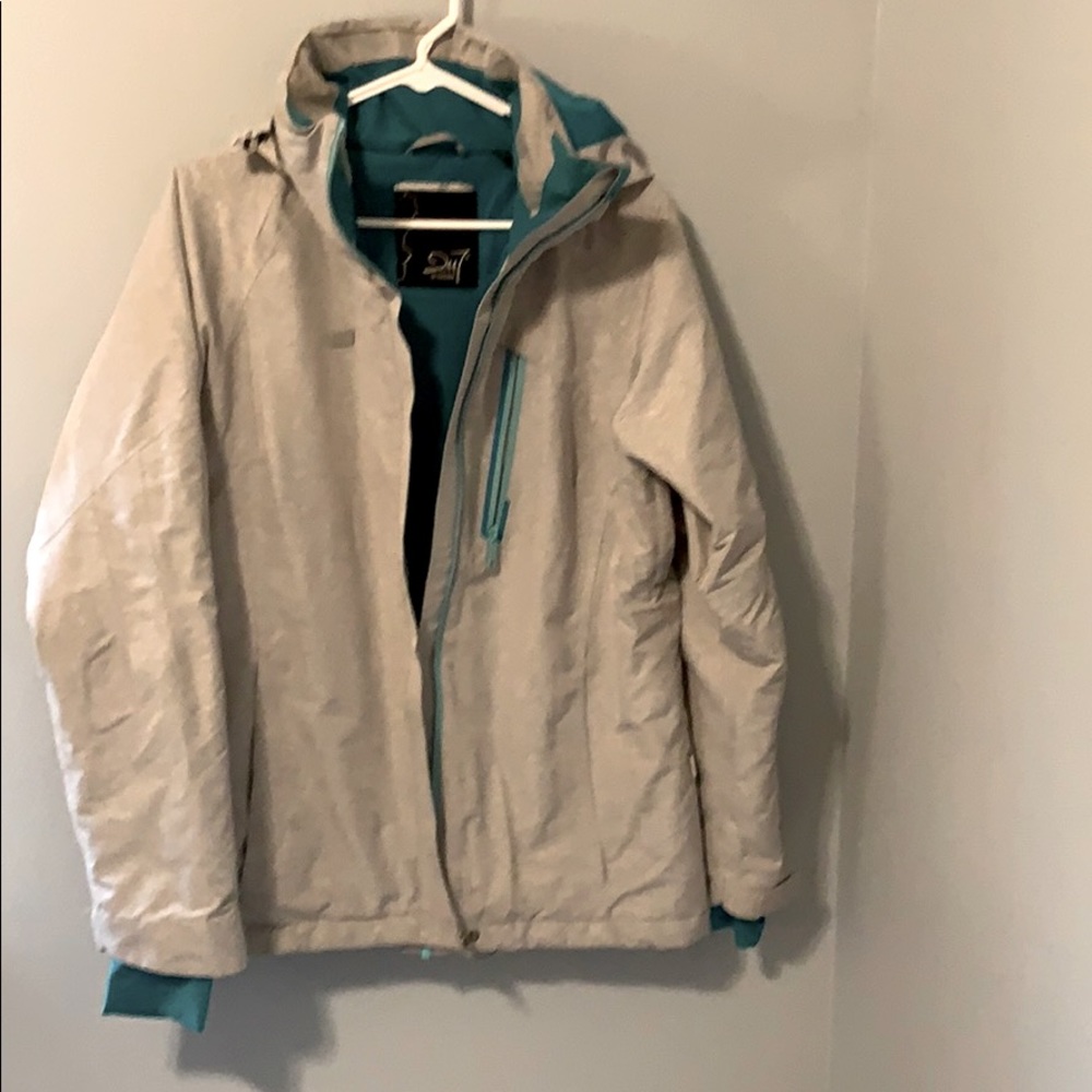 Women’s snowboarding jacket